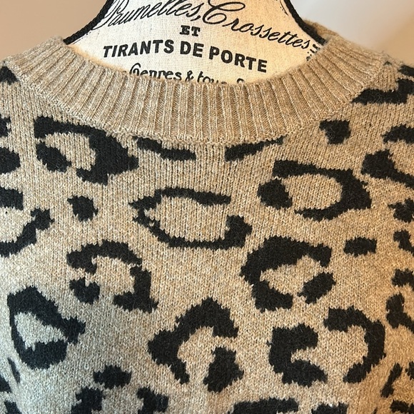 Reitman’s chetah print - Picture 9 of 14